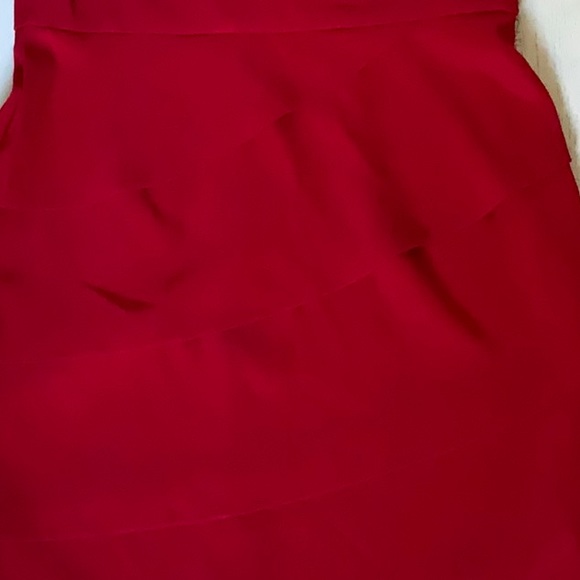 Red mid length dress with embellished collar - Picture 4 of 6